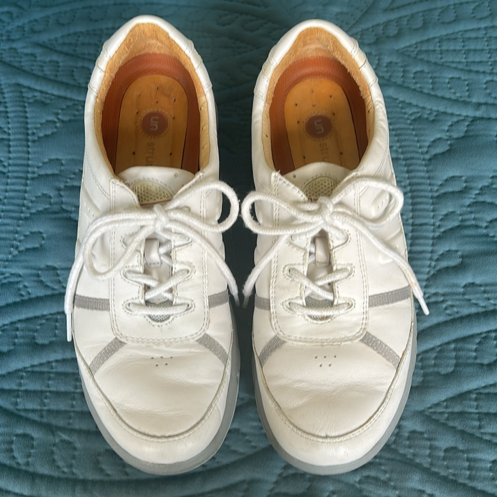Women’s Clarks Unstructured Leather Athletic Walking Shoe Sz 7 1/2 M